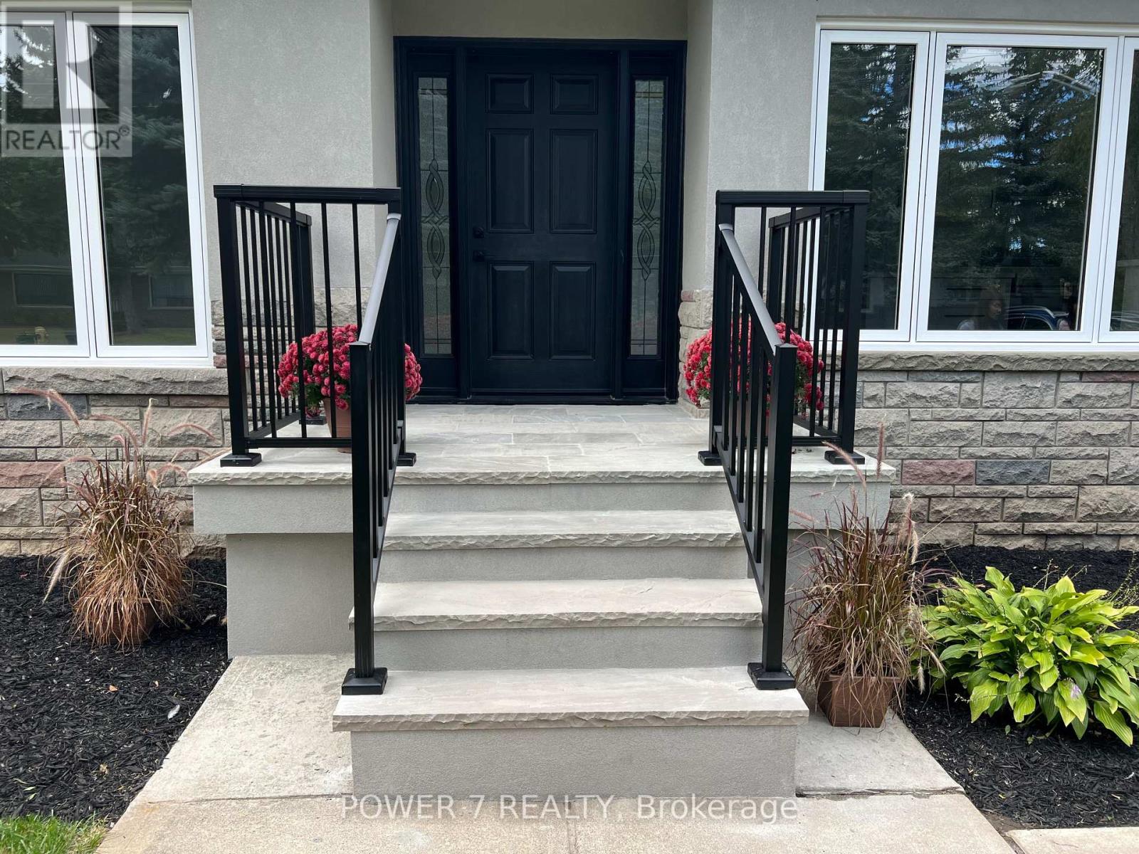 Main - 145 Earlton Road, Toronto, Ontario  M1T 2R8 - Photo 4 - E12648434