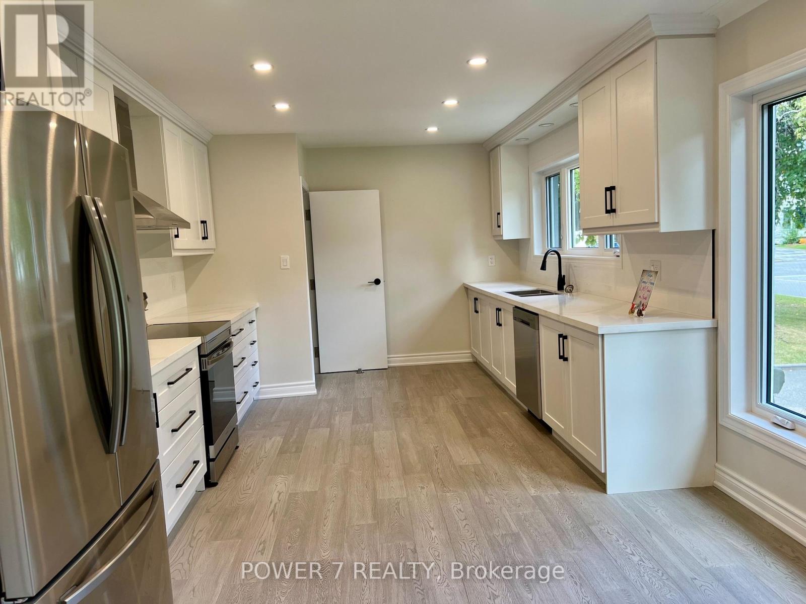 Main - 145 Earlton Road, Toronto, Ontario  M1T 2R8 - Photo 7 - E12648434