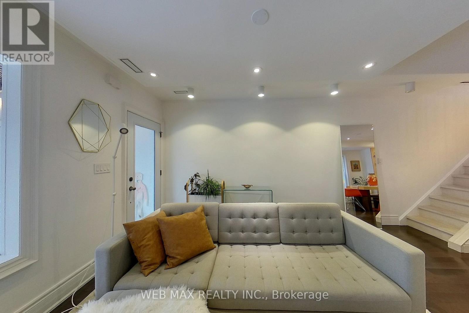 173 Milverton Boulevard, Toronto, Ontario  M4J 1V2 - Photo 7 - E12648470