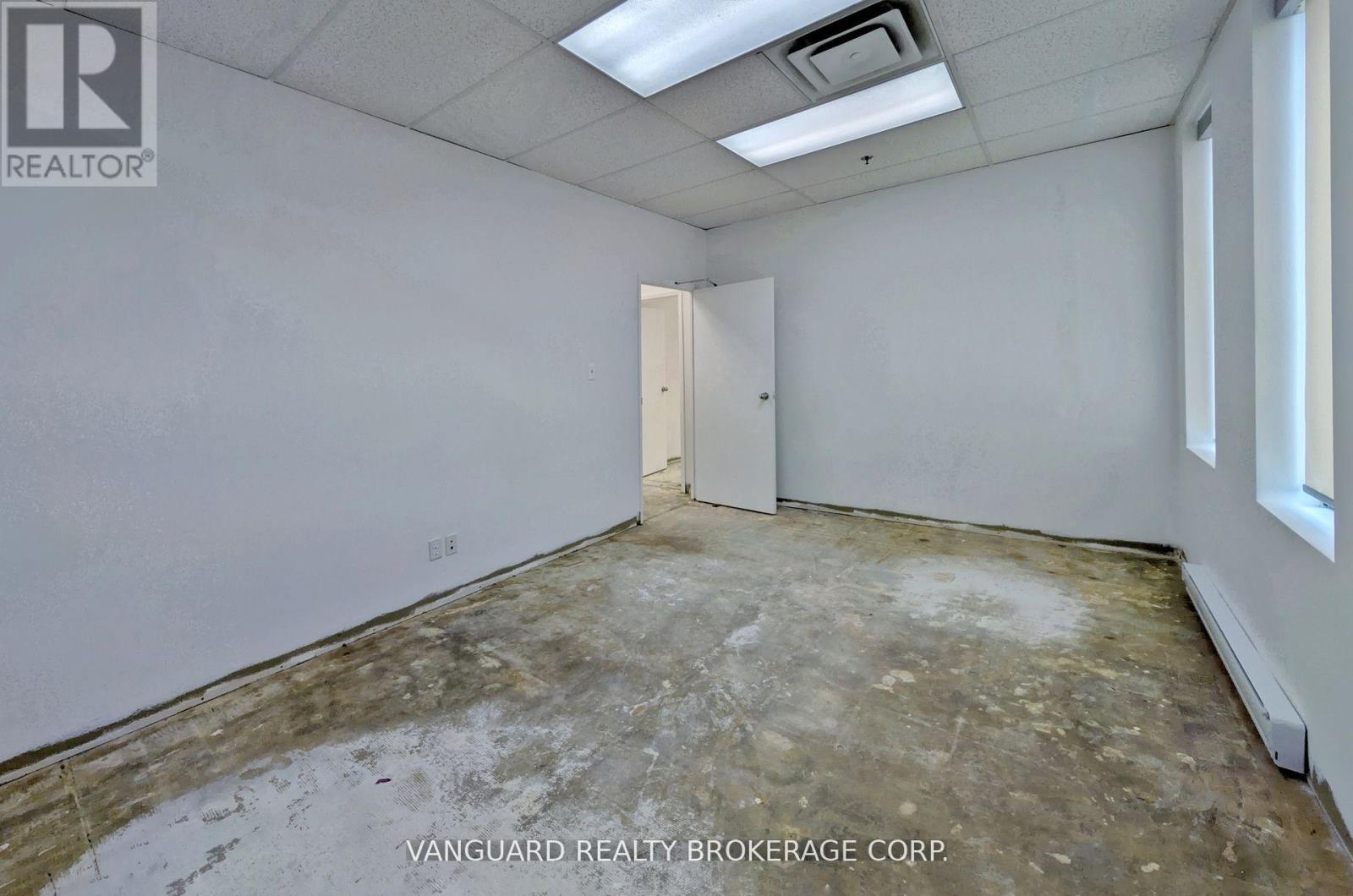 1 - 250 Trowers Road, Vaughan, Ontario  L4L 5Z9 - Photo 11 - N12648466