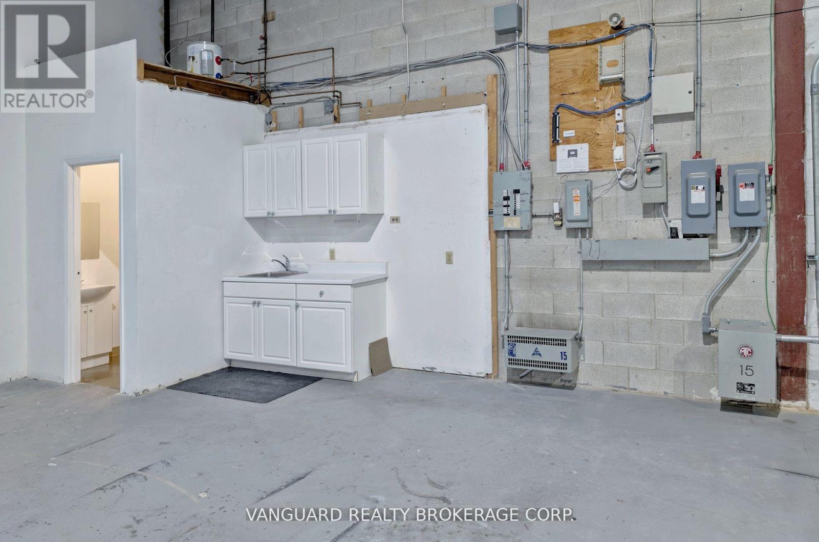 1 - 250 Trowers Road, Vaughan, Ontario  L4L 5Z9 - Photo 25 - N12648466