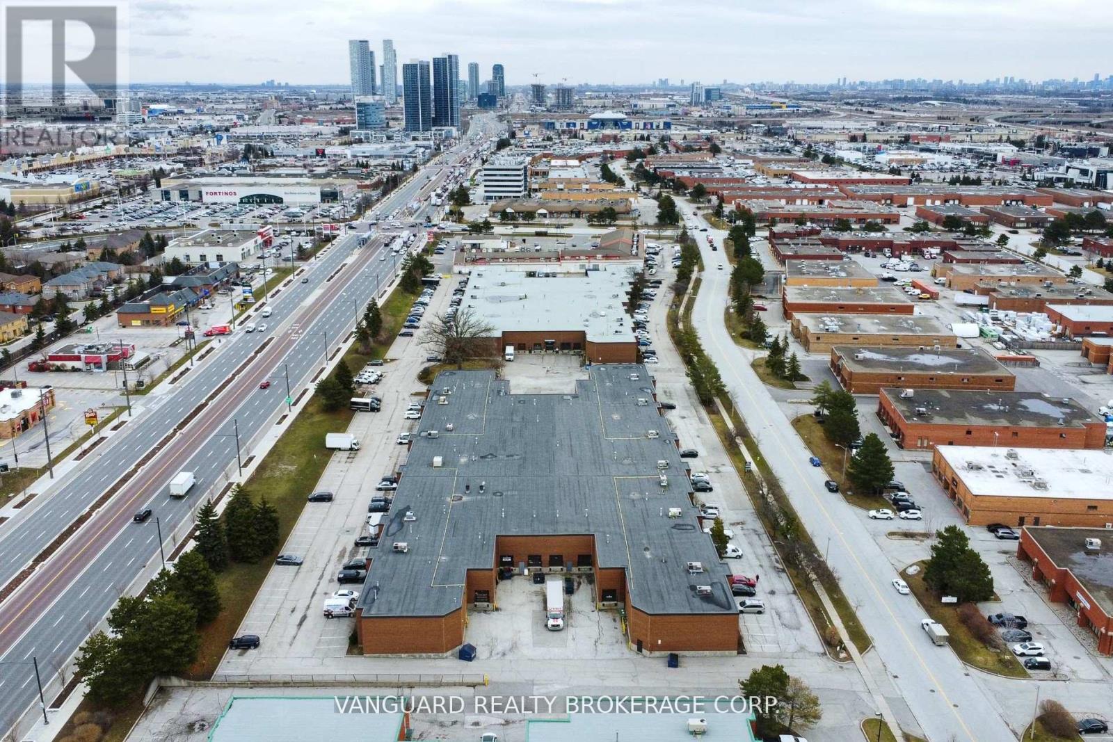 1 - 250 Trowers Road, Vaughan, Ontario  L4L 5Z9 - Photo 3 - N12648466