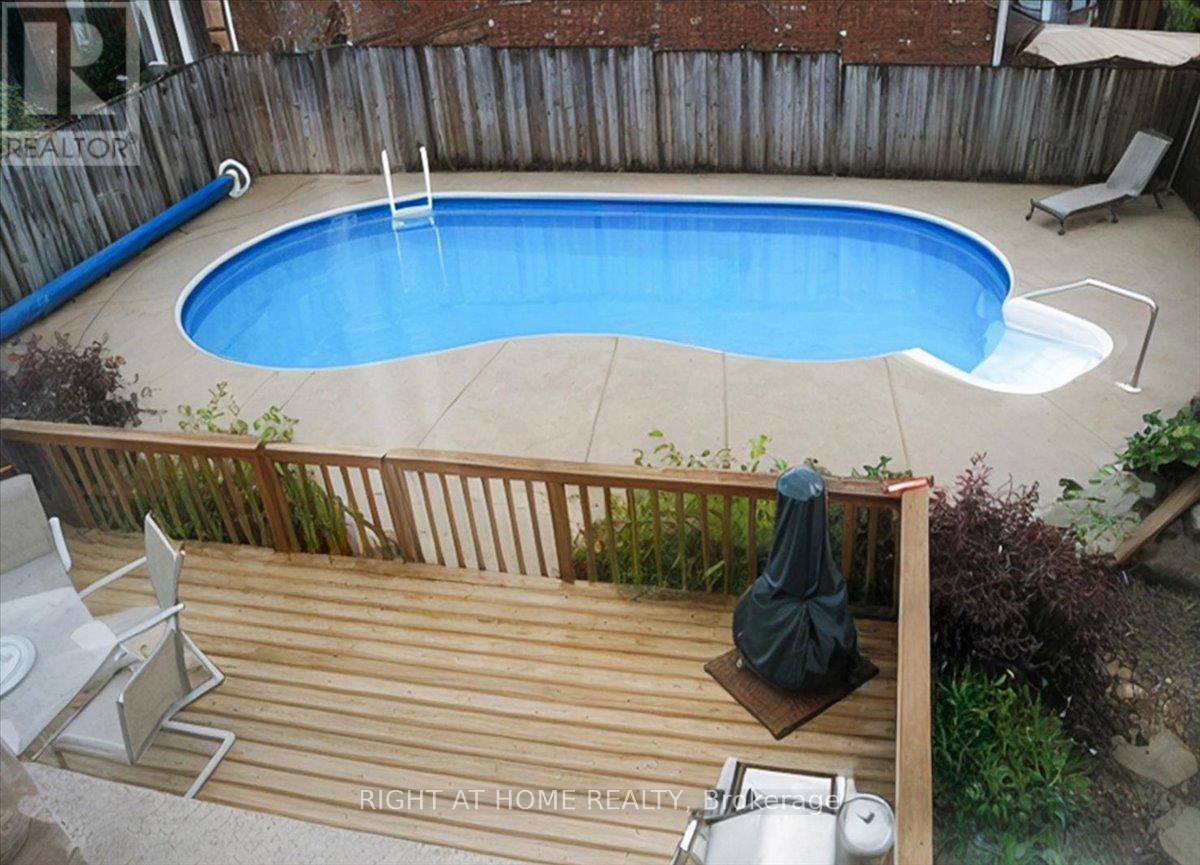 7 Michael Crescent, Barrie, Ontario  L4M 6Y9 - Photo 2 - S12554076