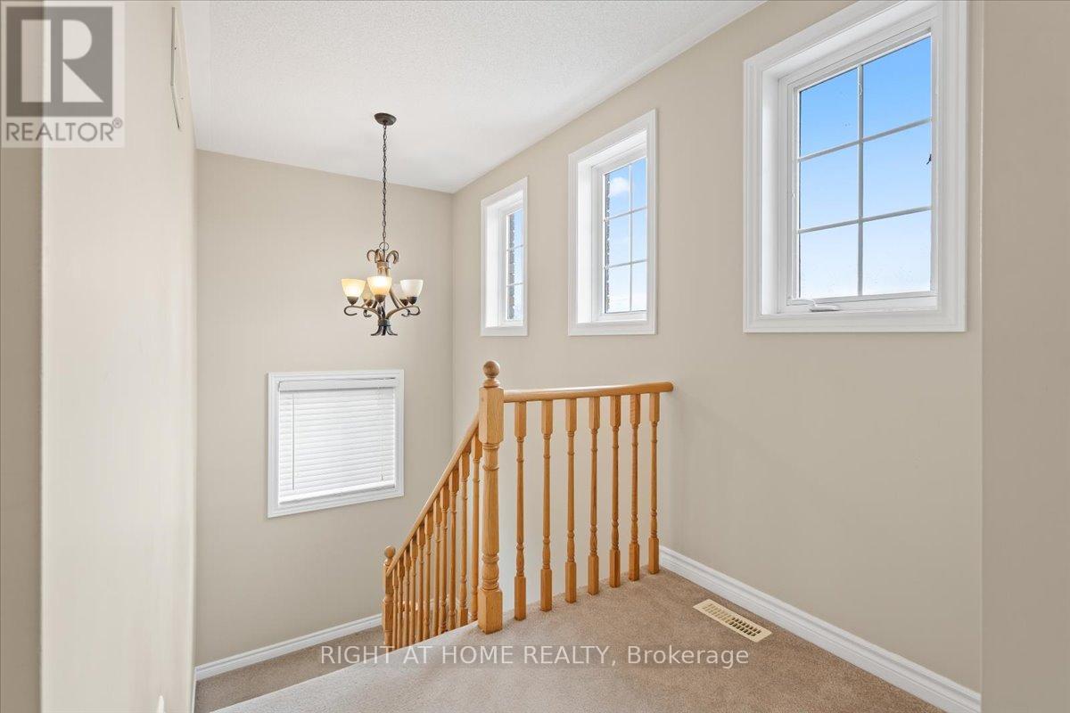 7 Michael Crescent, Barrie, Ontario  L4M 6Y9 - Photo 8 - S12554076