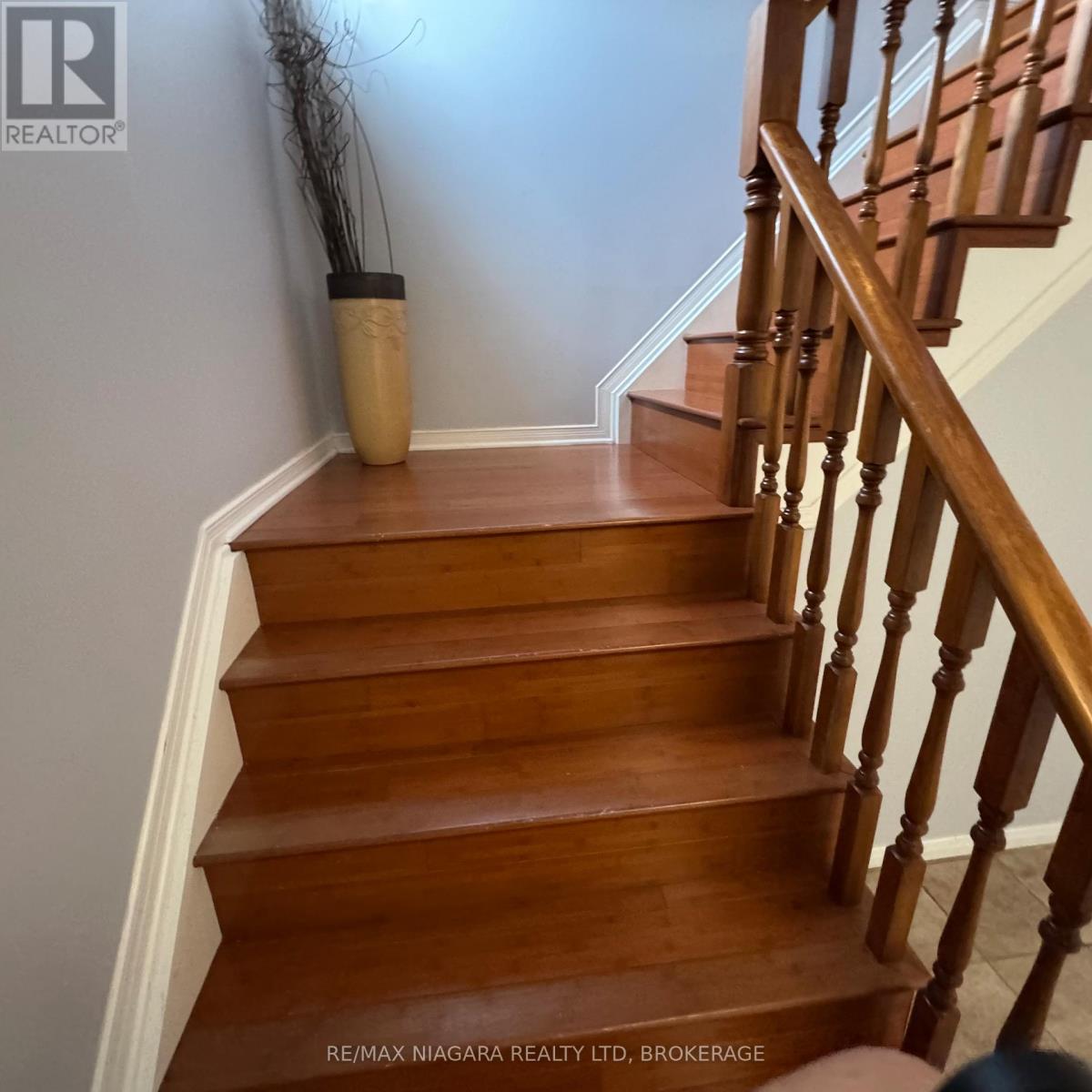 4860 Windgate Drive, Niagara Falls, Ontario  L2H 2Z6 - Photo 2 - X12629104