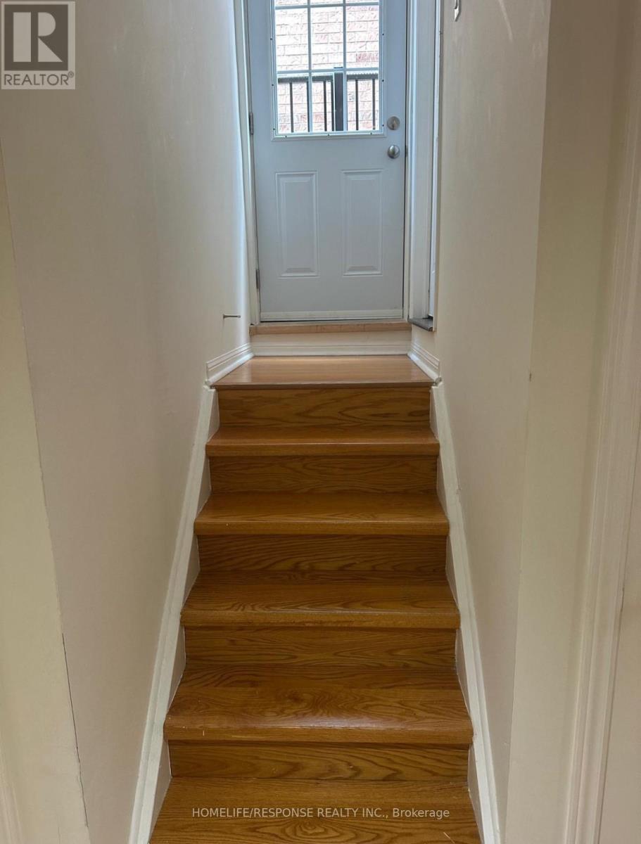 5415 Longford Drive, Mississauga, Ontario  L5M 7Y3 - Photo 3 - W12648418