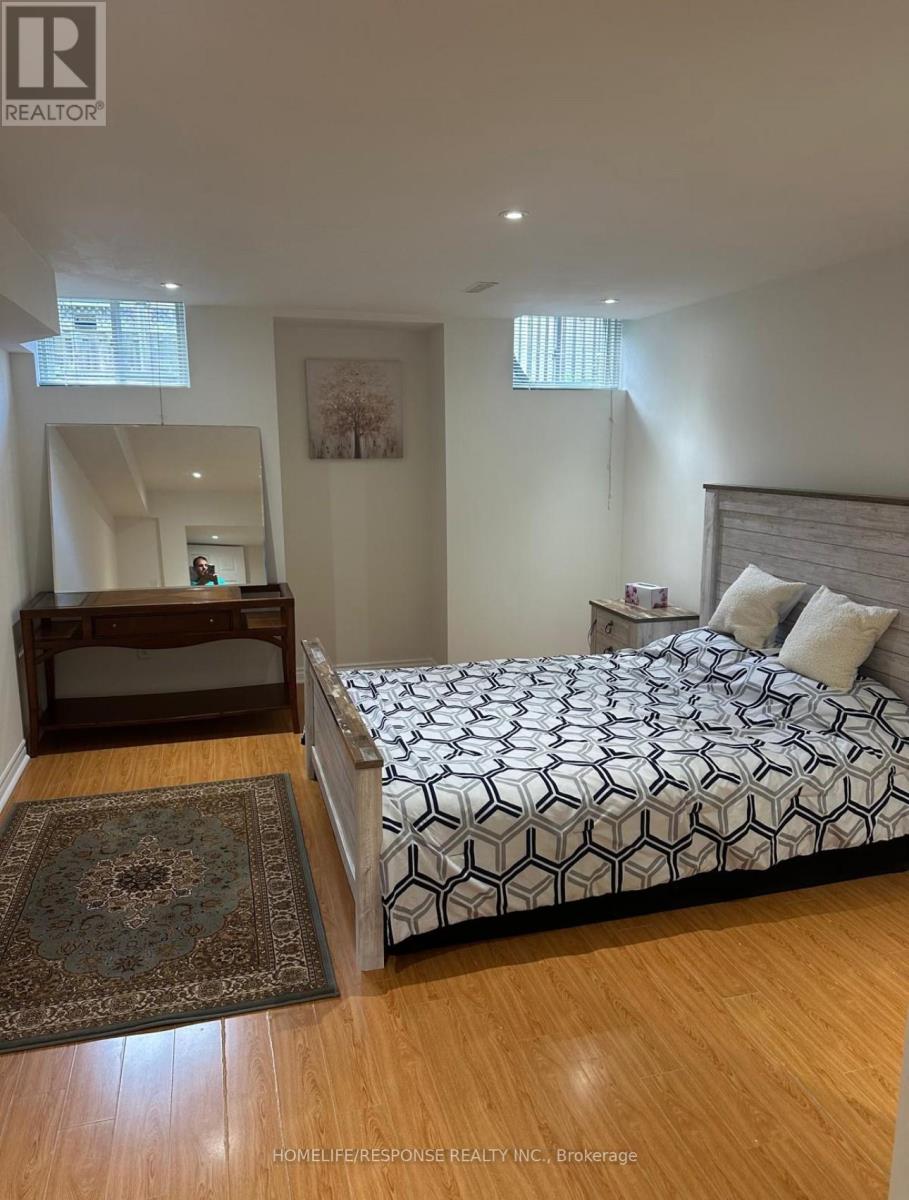 5415 Longford Drive, Mississauga, Ontario  L5M 7Y3 - Photo 8 - W12648418