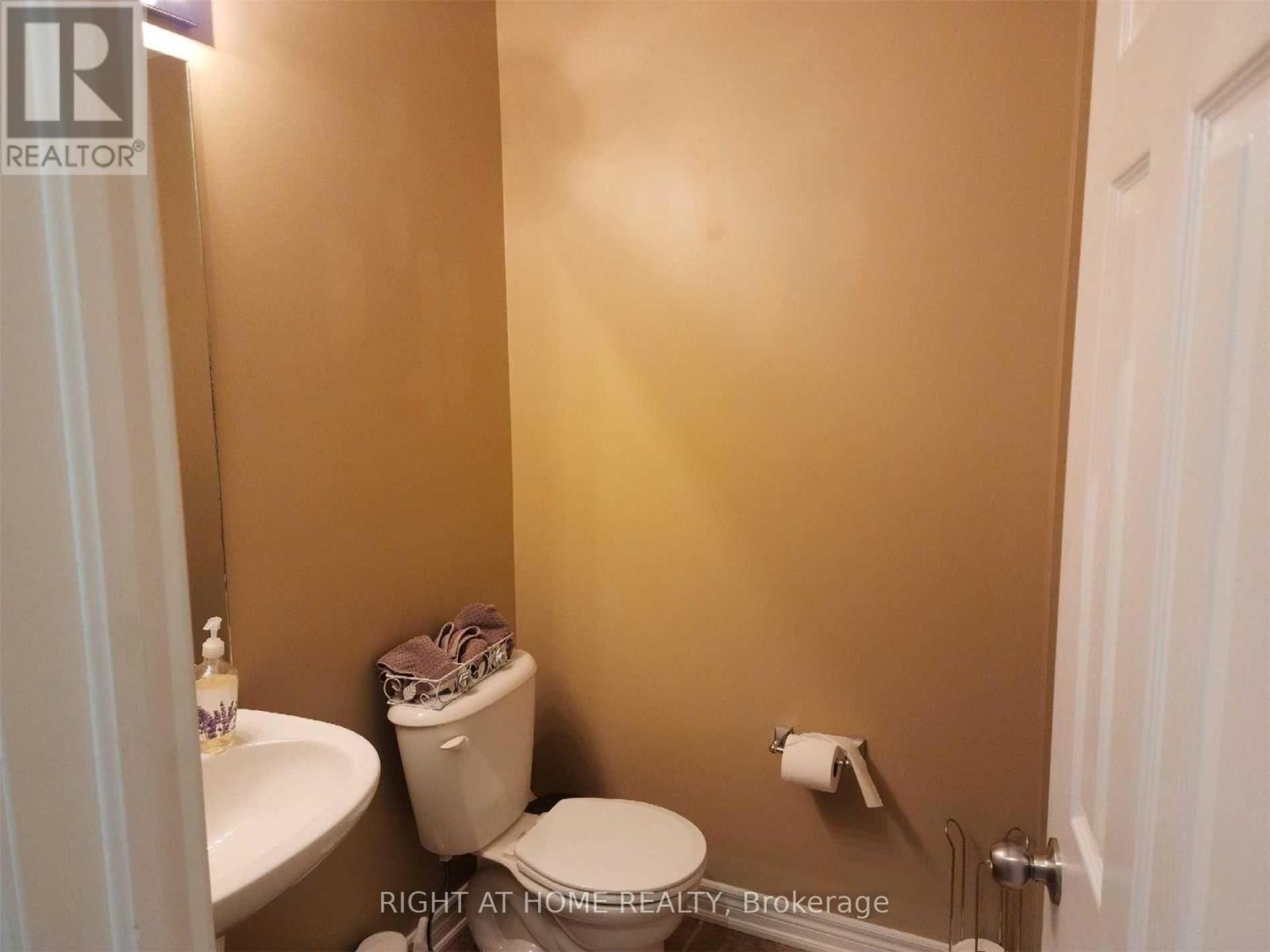 2374 North Ridge Trail, Oakville, Ontario  L6H 0B1 - Photo 5 - W12648438