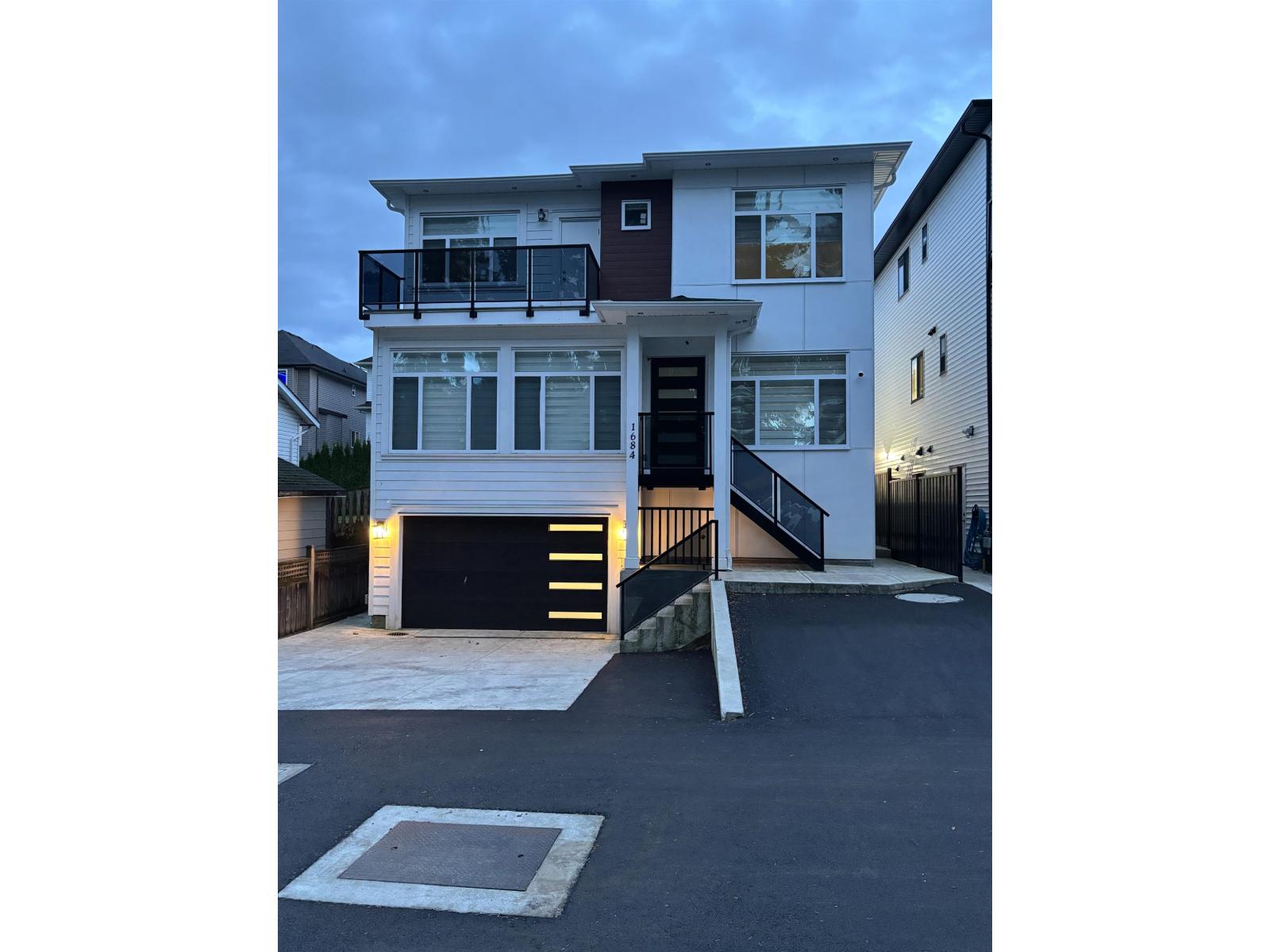 1684 Mckenzie Road, Abbotsford, British Columbia  V2S 8J6 - Photo 2 - R3074845