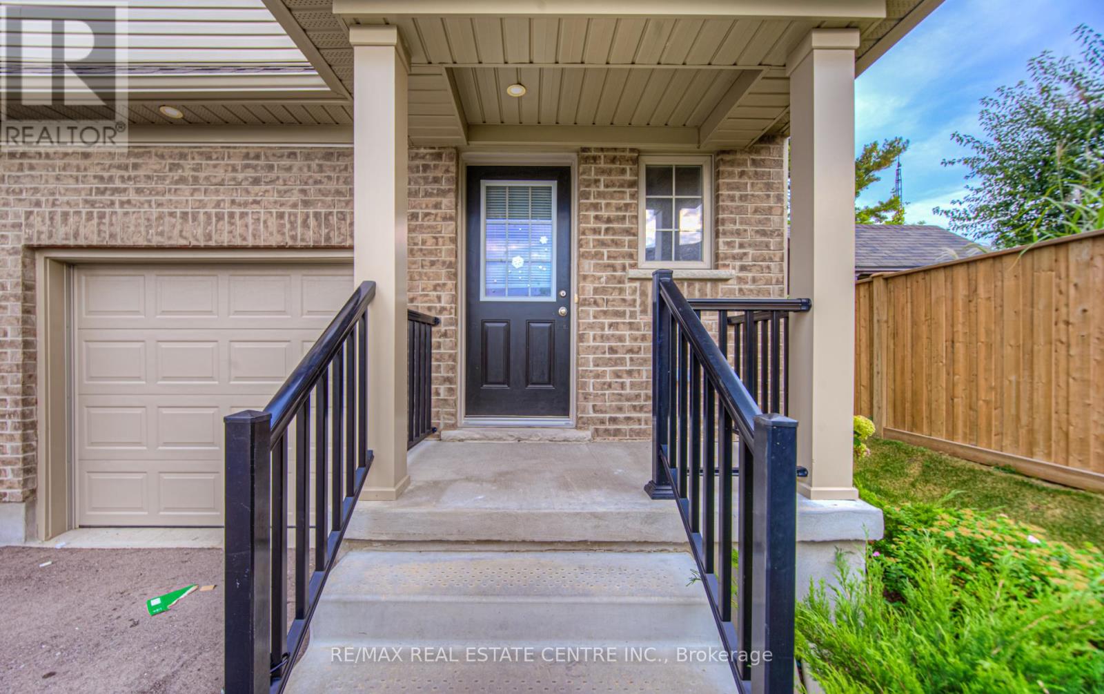 22 - 50 Pinnacle Drive, Kitchener, Ontario  N2P 0H8 - Photo 2 - X12648436