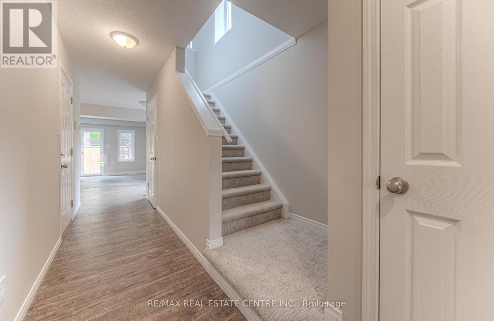 22 - 50 Pinnacle Drive, Kitchener, Ontario  N2P 0H8 - Photo 3 - X12648436