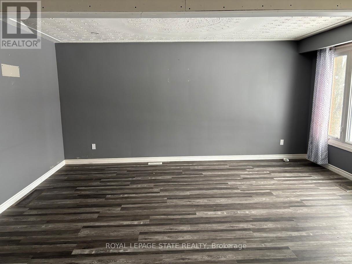 39 Evelyn Street, Brantford, Ontario  N3R 3G8 - Photo 7 - X12648482