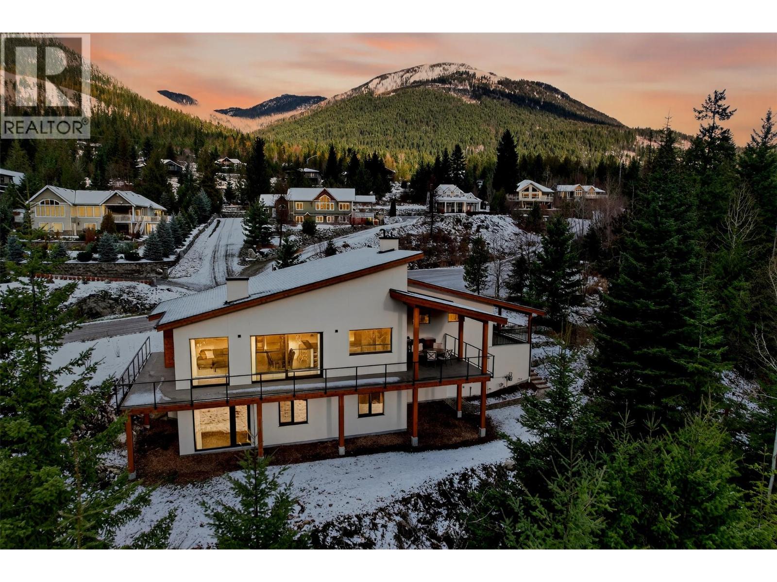 6804 Grandview Drive, Nelson, British Columbia