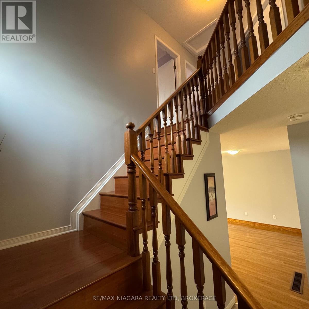 4860 Windgate Drive, Niagara Falls, Ontario  L2H 2Z6 - Photo 3 - X12629104