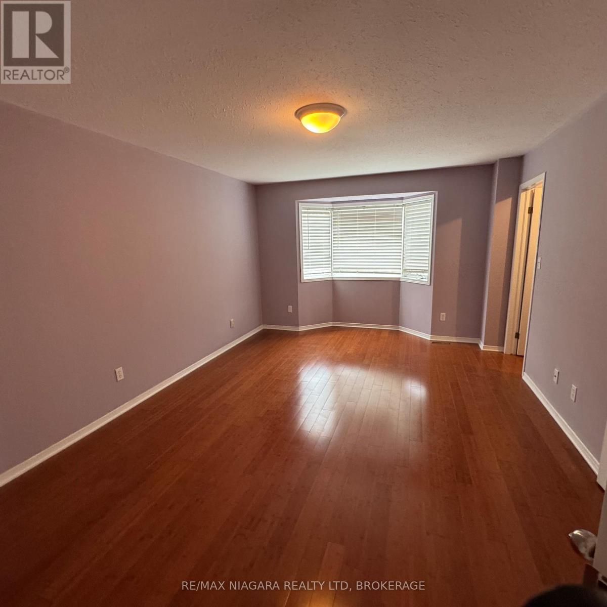 4860 Windgate Drive, Niagara Falls, Ontario  L2H 2Z6 - Photo 10 - X12629104