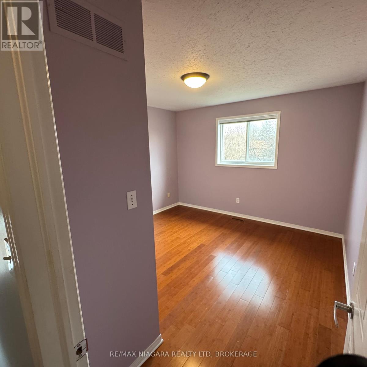 4860 Windgate Drive, Niagara Falls, Ontario  L2H 2Z6 - Photo 12 - X12629104