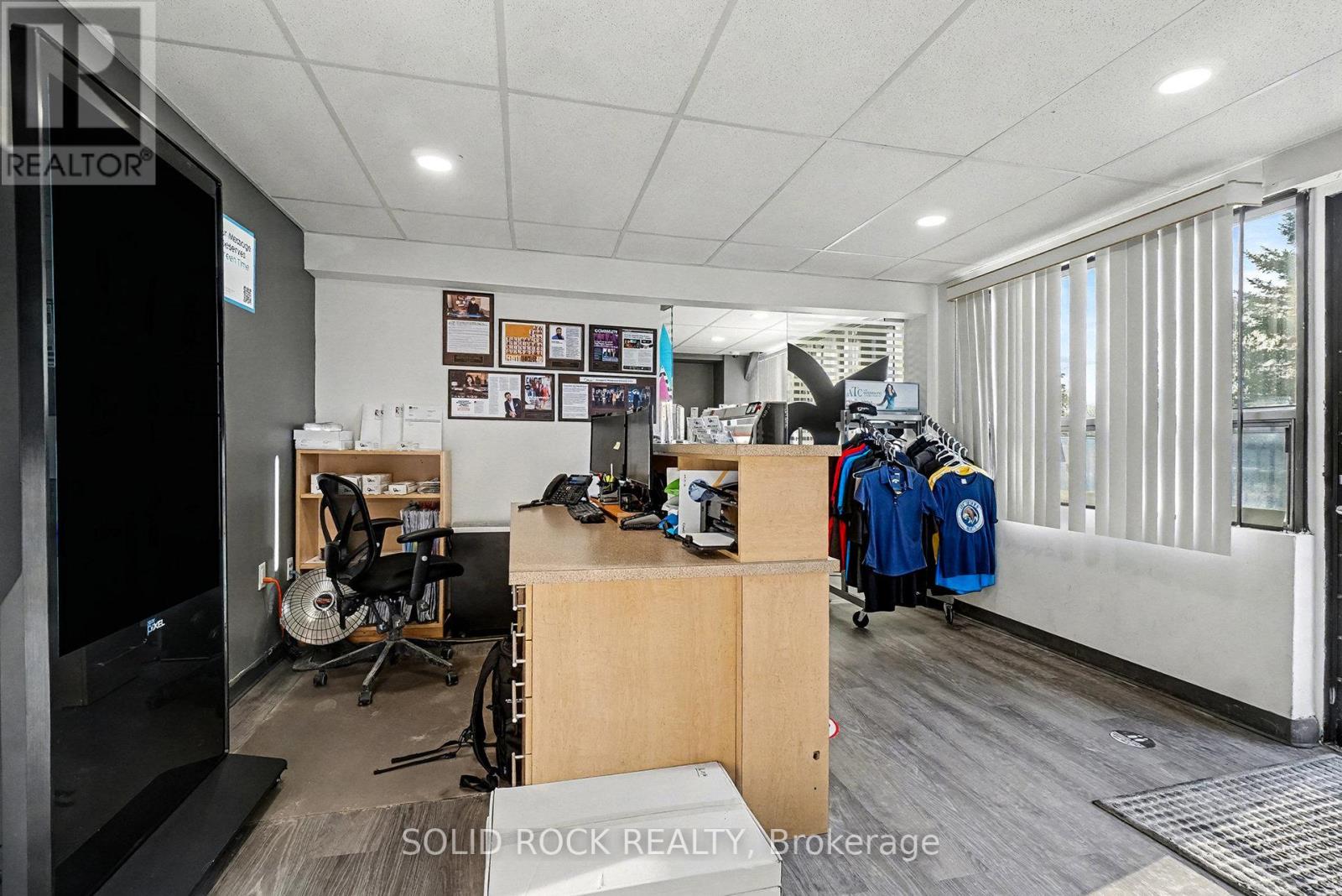 27 & 29 - 2100 Thurston Drive, Ottawa, Ontario  K1G 4K8 - Photo 4 - X12648528