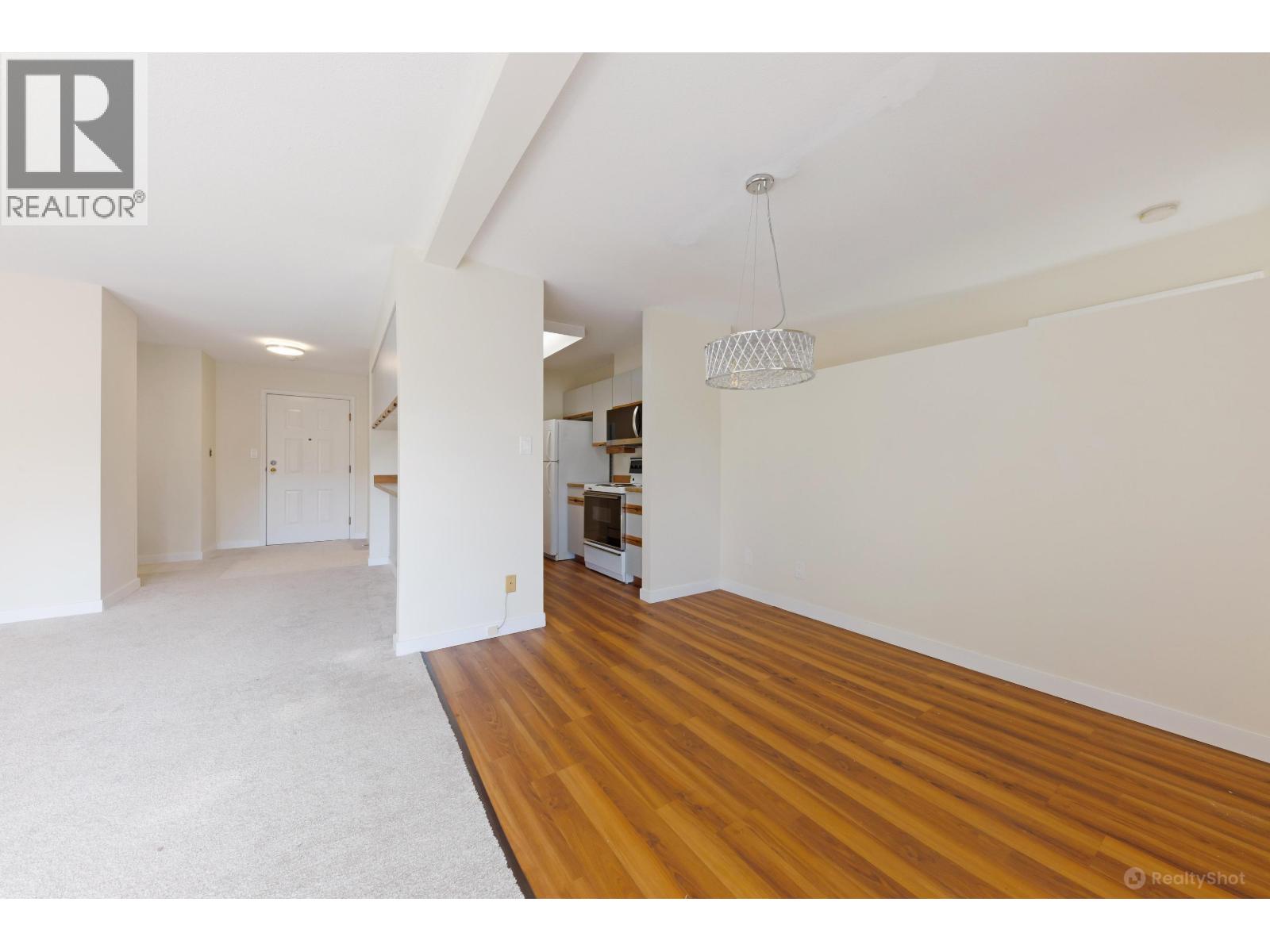 301 3421 Curle Avenue, Burnaby, British Columbia  V5G 4P4 - Photo 10 - R3074840