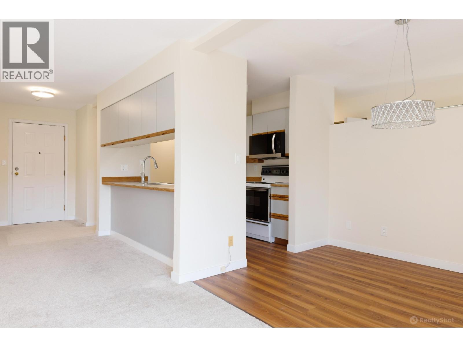 301 3421 Curle Avenue, Burnaby, British Columbia  V5G 4P4 - Photo 11 - R3074840