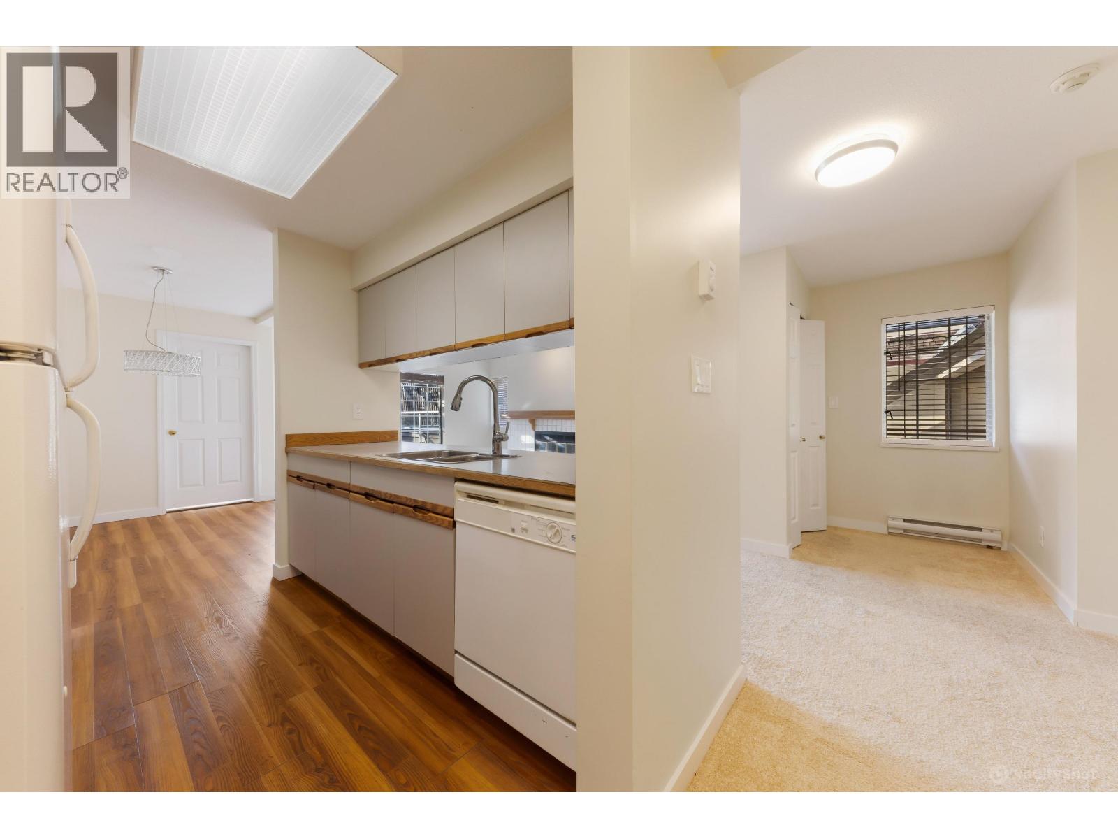 301 3421 Curle Avenue, Burnaby, British Columbia  V5G 4P4 - Photo 17 - R3074840