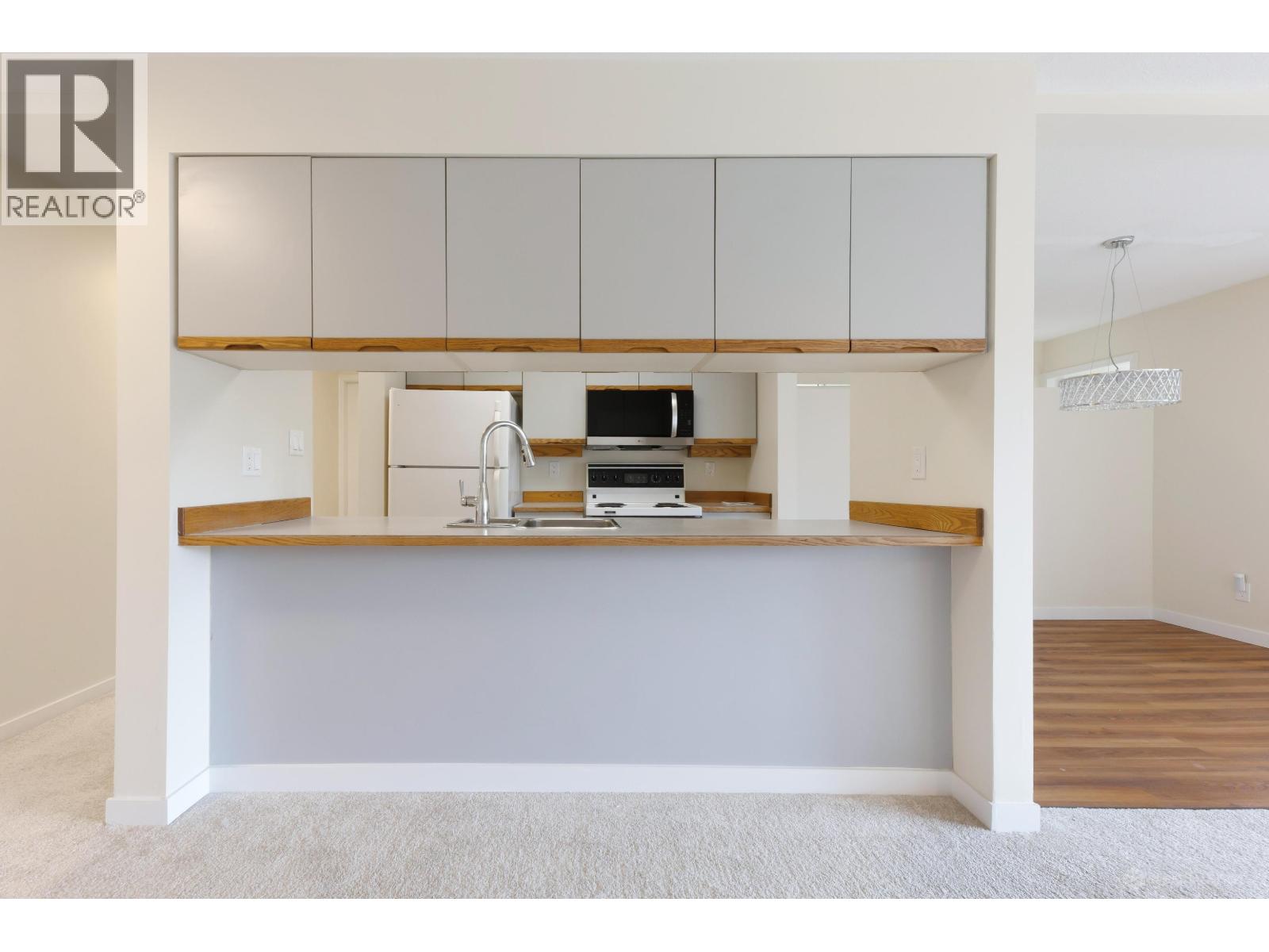 301 3421 Curle Avenue, Burnaby, British Columbia  V5G 4P4 - Photo 5 - R3074840