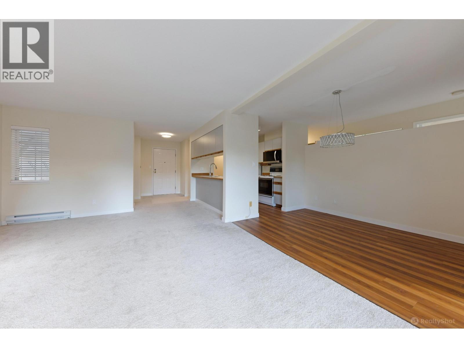 301 3421 Curle Avenue, Burnaby, British Columbia  V5G 4P4 - Photo 6 - R3074840