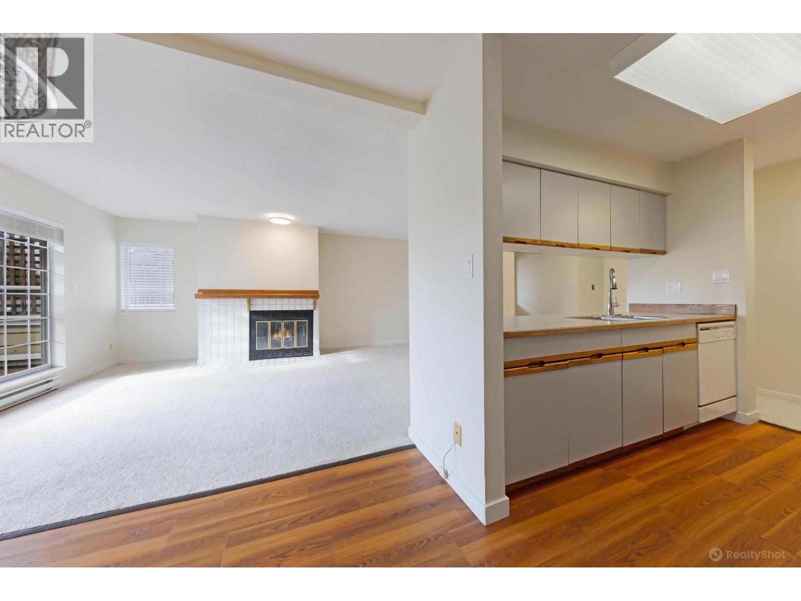 301 3421 Curle Avenue, Burnaby, British Columbia  V5G 4P4 - Photo 8 - R3074840