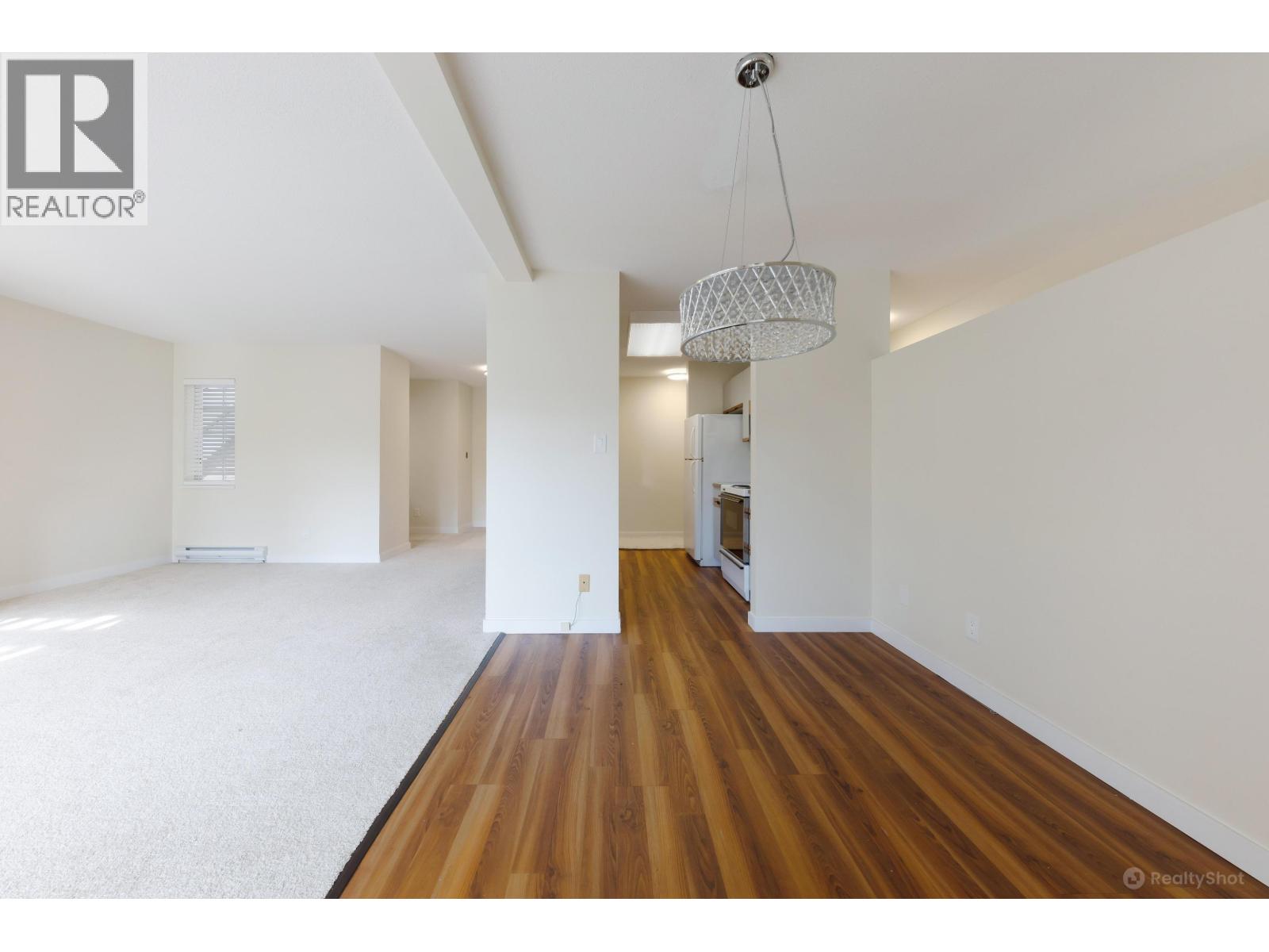 301 3421 Curle Avenue, Burnaby, British Columbia  V5G 4P4 - Photo 9 - R3074840