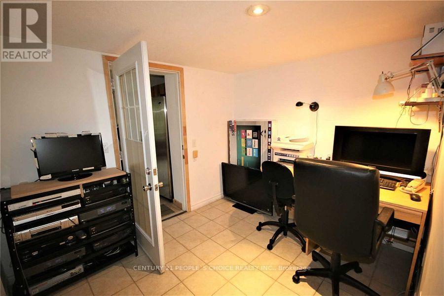 Bsmt - 44 Torrance Road, Toronto, Ontario  M1J 2J4 - Photo 3 - E12648510