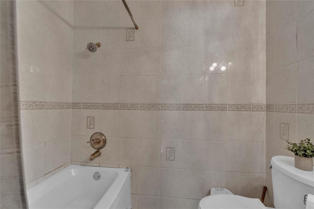 46 Parade Drive, Winnipeg, Manitoba  R2C 0S2 - Photo 16 - 202530164