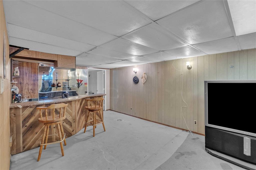 46 Parade Drive, Winnipeg, Manitoba  R2C 0S2 - Photo 17 - 202530164