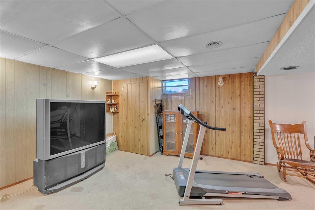 46 Parade Drive, Winnipeg, Manitoba  R2C 0S2 - Photo 19 - 202530164