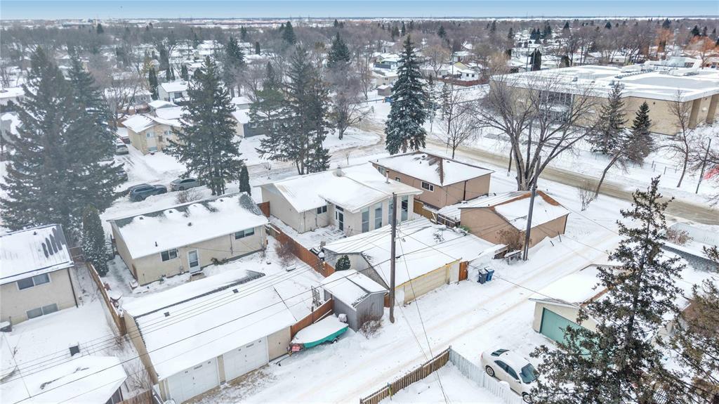 46 Parade Drive, Winnipeg, Manitoba  R2C 0S2 - Photo 27 - 202530164