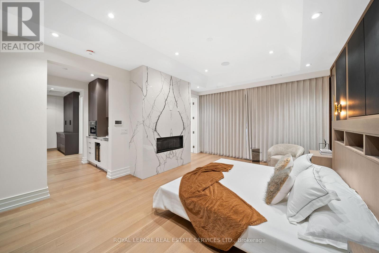 4 Waxwing Place, Toronto, Ontario  M3C 1N6 - Photo 16 - C12609188