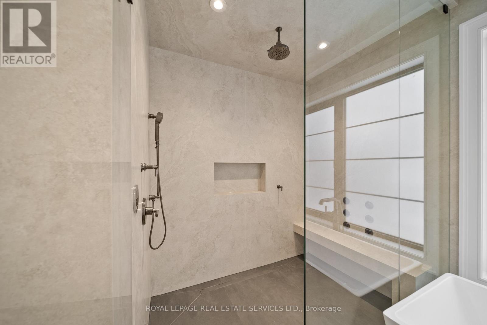 4 Waxwing Place, Toronto, Ontario  M3C 1N6 - Photo 18 - C12609188