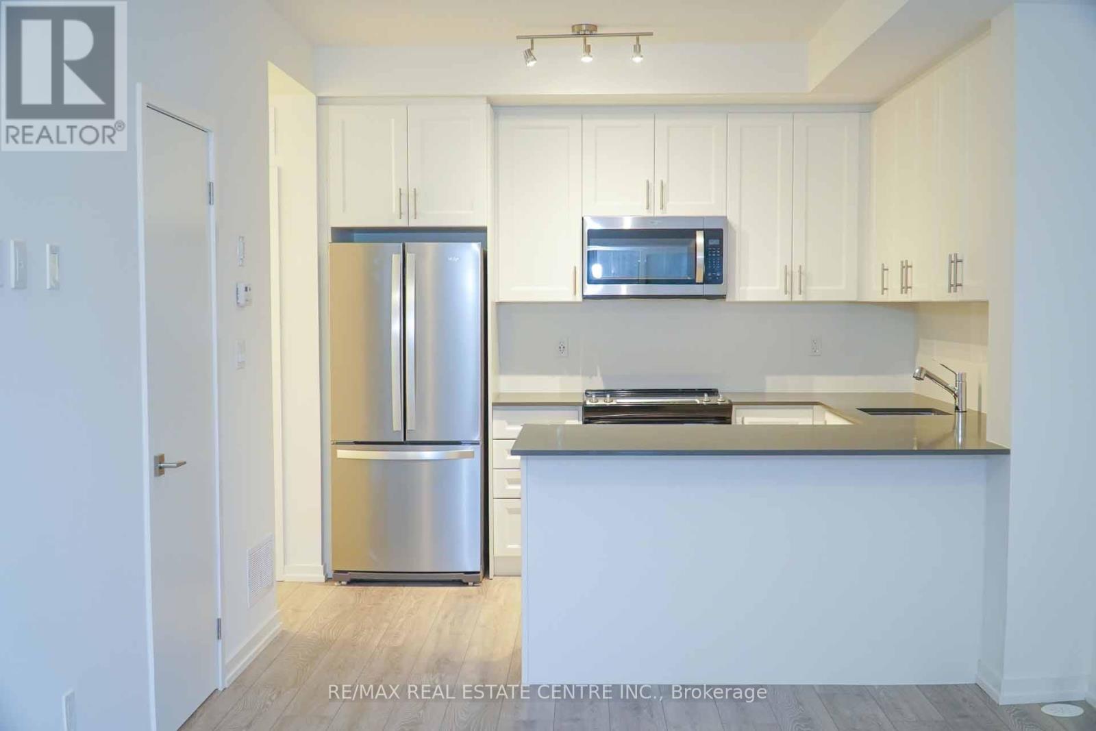 24 - 14 Lytham Green Circle, Newmarket, Ontario  L3Y 0H3 - Photo 10 - N12647948