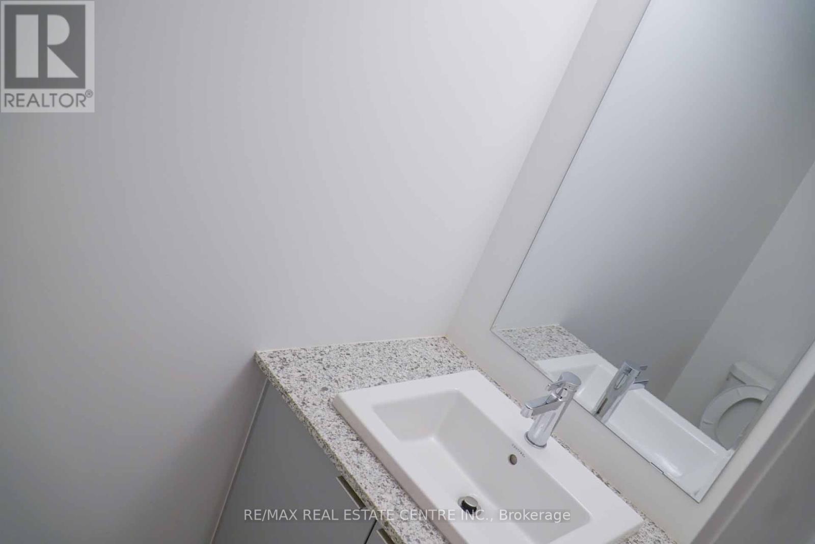 24 - 14 Lytham Green Circle, Newmarket, Ontario  L3Y 0H3 - Photo 15 - N12647948