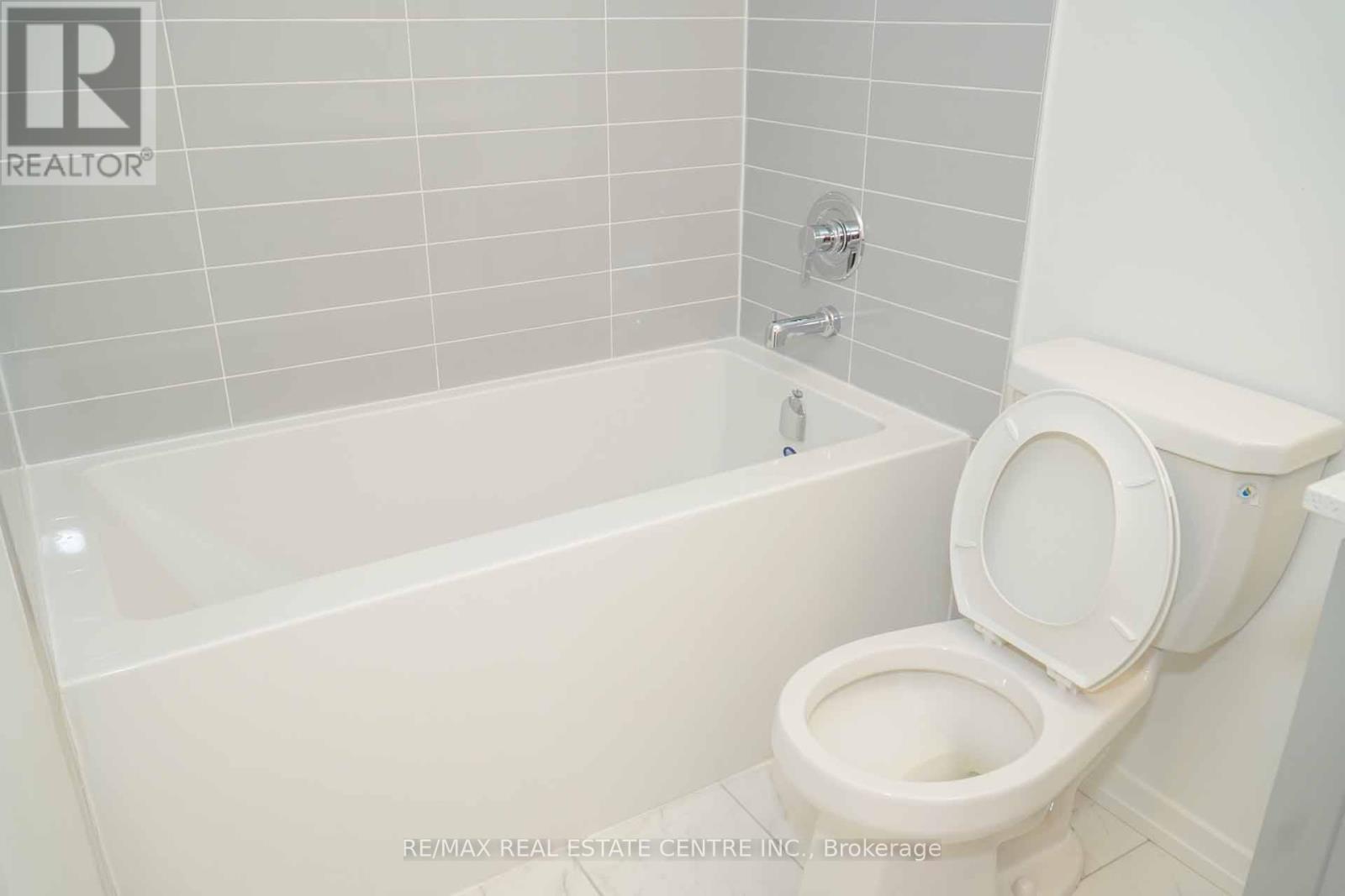 24 - 14 Lytham Green Circle, Newmarket, Ontario  L3Y 0H3 - Photo 25 - N12647948