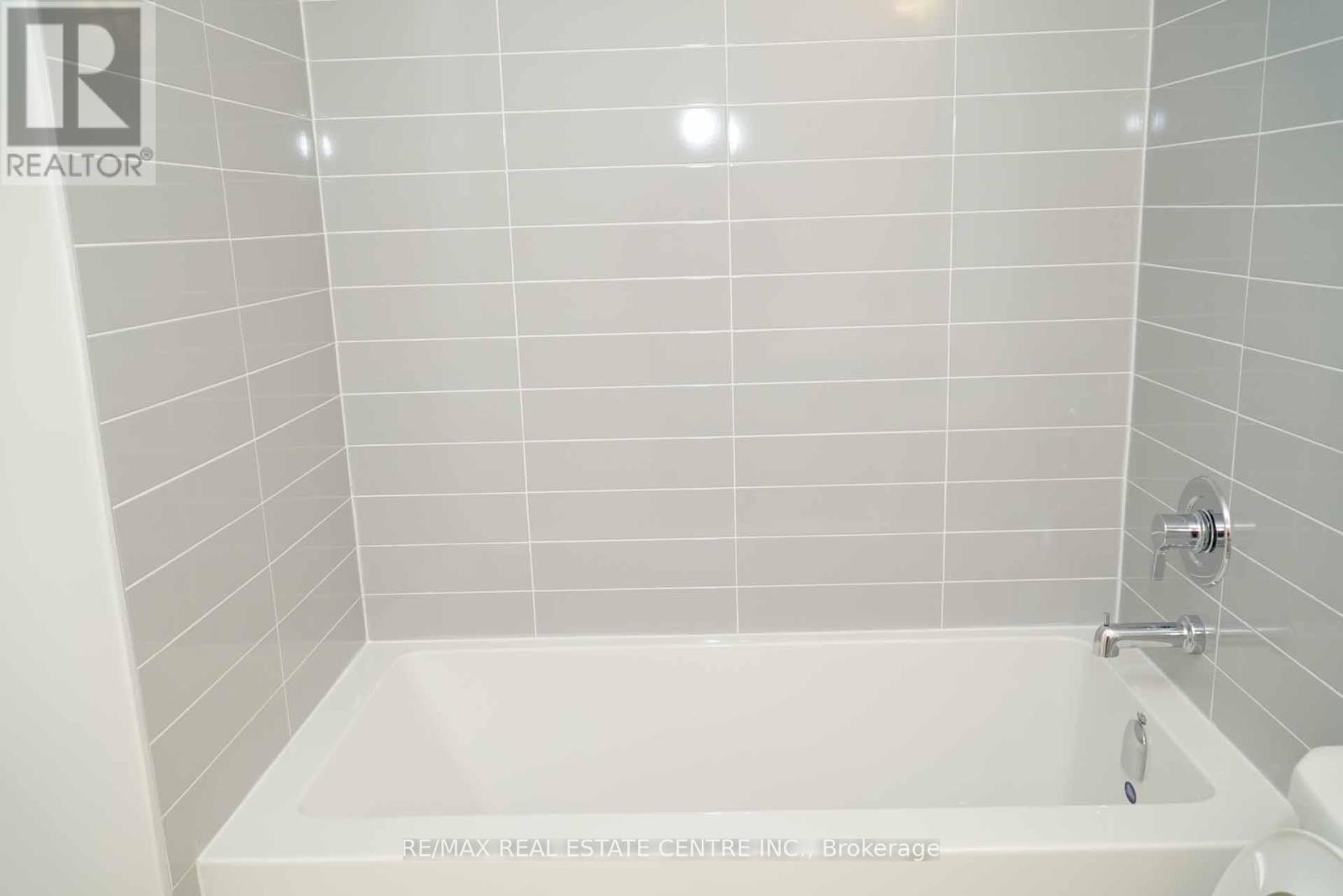 24 - 14 Lytham Green Circle, Newmarket, Ontario  L3Y 0H3 - Photo 26 - N12647948