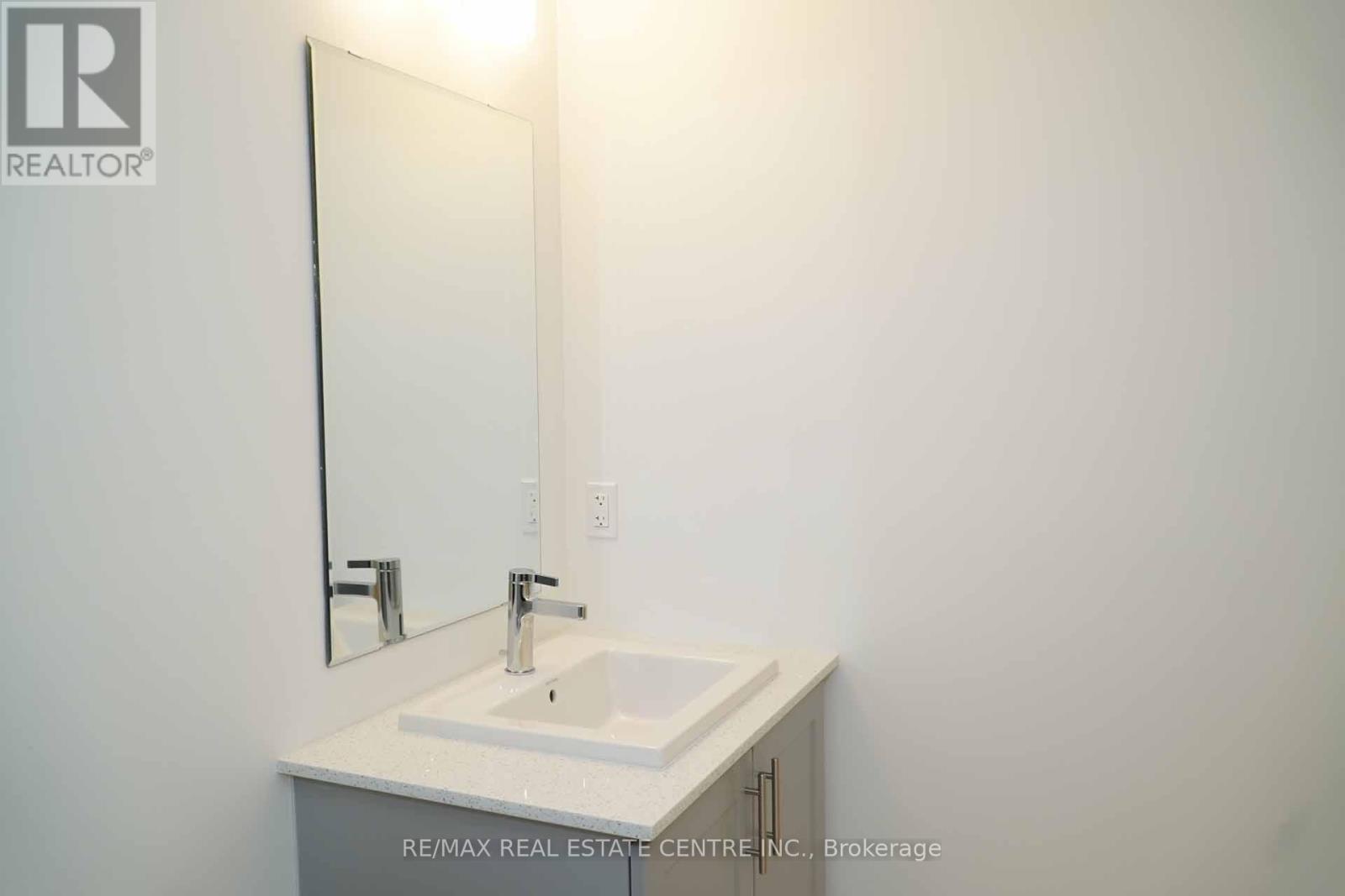 24 - 14 Lytham Green Circle, Newmarket, Ontario  L3Y 0H3 - Photo 27 - N12647948