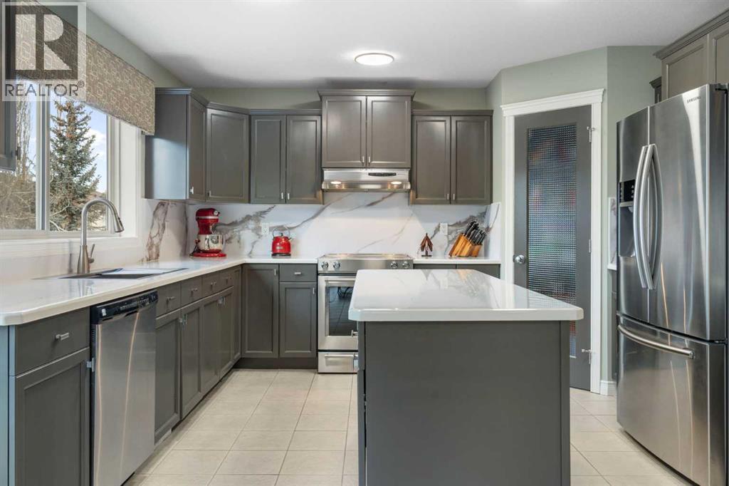 124 Cresthaven Place Sw, Calgary, Alberta  T3B 5W4 - Photo 11 - A2272343