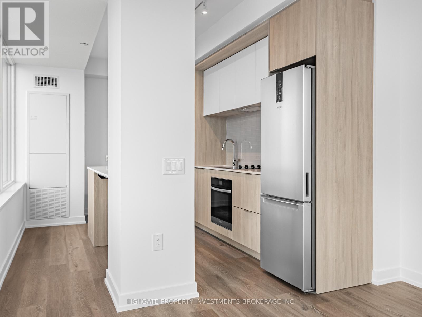 3310 - 395 Square One Drive, Mississauga, Ontario  L5B 0P6 - Photo 10 - W12648502