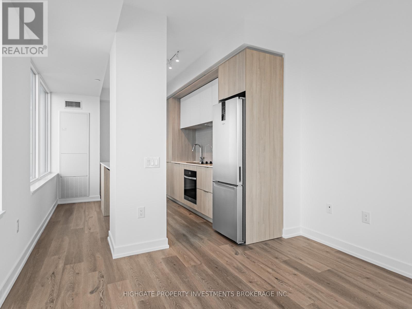 3310 - 395 Square One Drive, Mississauga, Ontario  L5B 0P6 - Photo 12 - W12648502