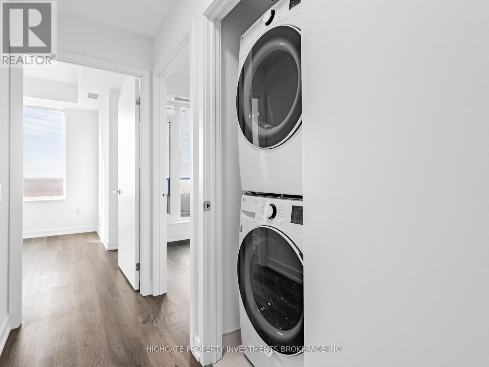 3310 - 395 Square One Drive, Mississauga, Ontario  L5B 0P6 - Photo 19 - W12648502