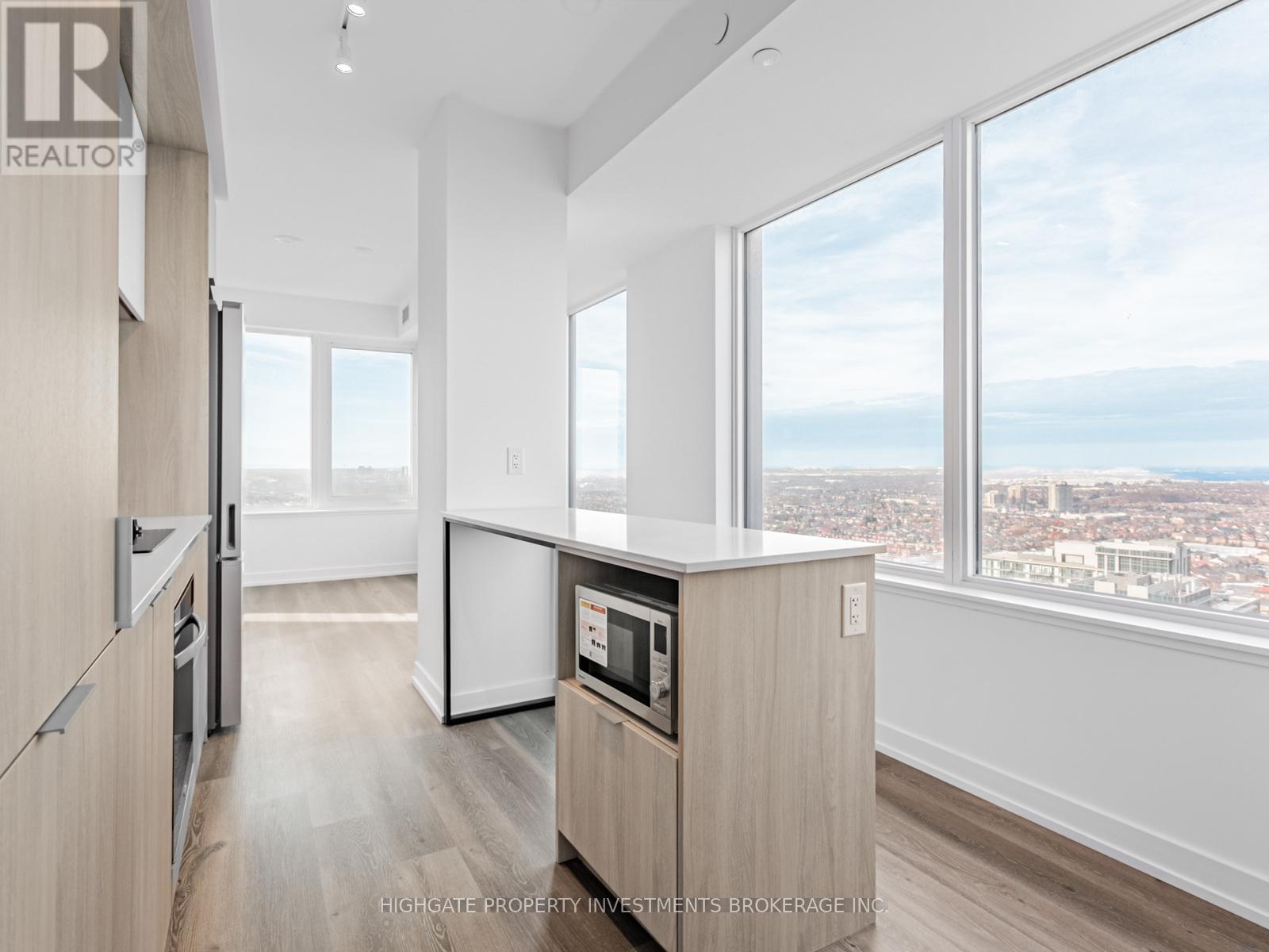 3310 - 395 Square One Drive, Mississauga, Ontario  L5B 0P6 - Photo 5 - W12648502