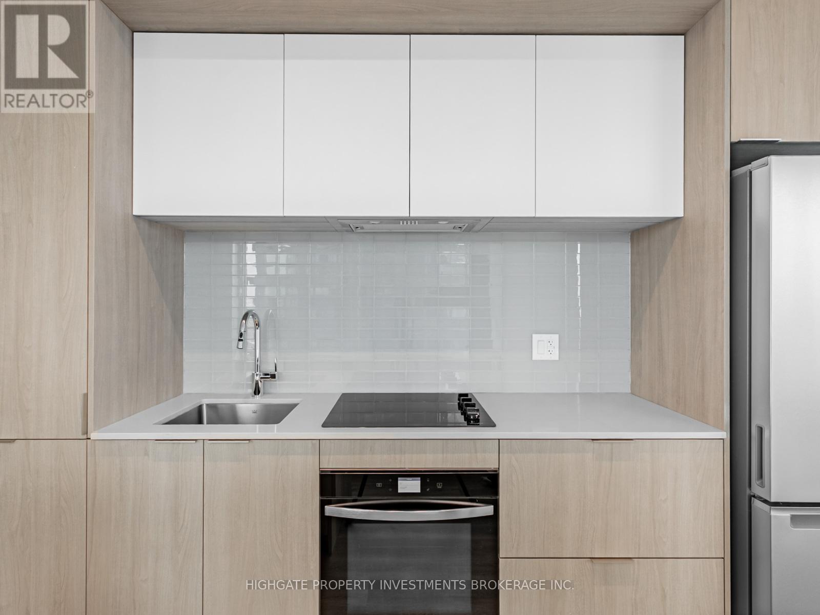 3310 - 395 Square One Drive, Mississauga, Ontario  L5B 0P6 - Photo 8 - W12648502