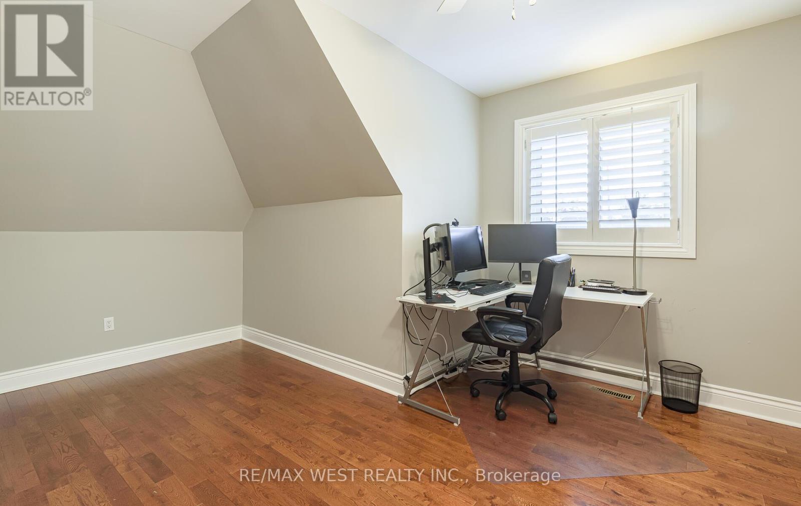 8 Oakridge Court, Brampton, Ontario  L6Z 2A4 - Photo 32 - W12648526