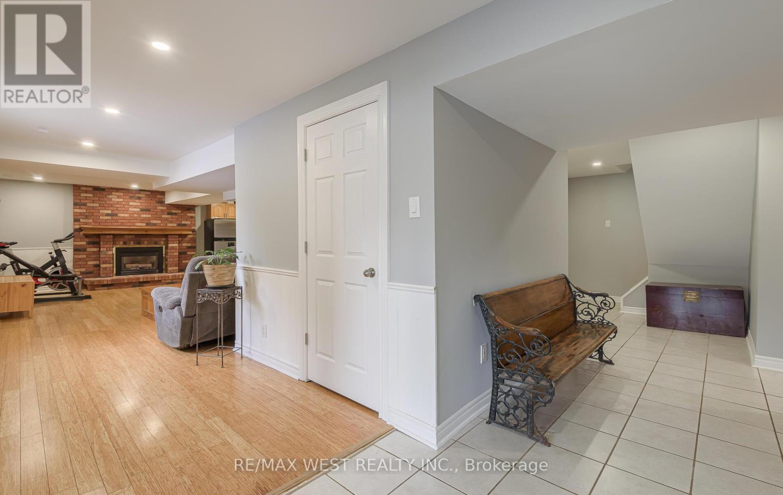 8 Oakridge Court, Brampton, Ontario  L6Z 2A4 - Photo 35 - W12648526