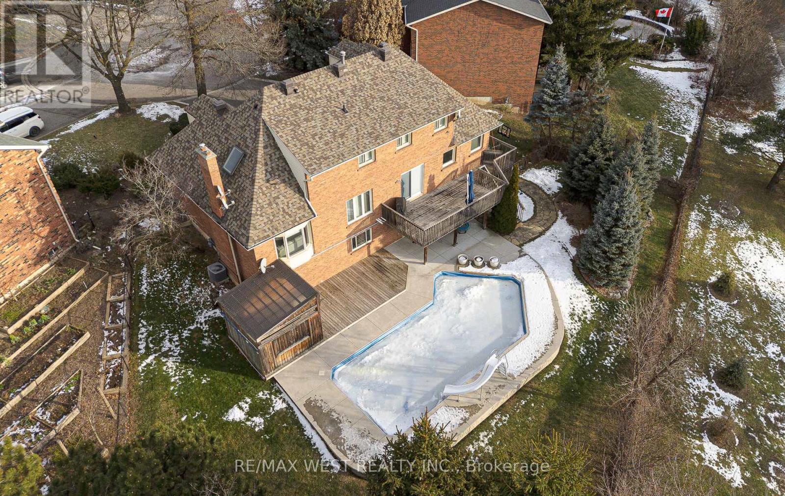 8 Oakridge Court, Brampton, Ontario  L6Z 2A4 - Photo 50 - W12648526