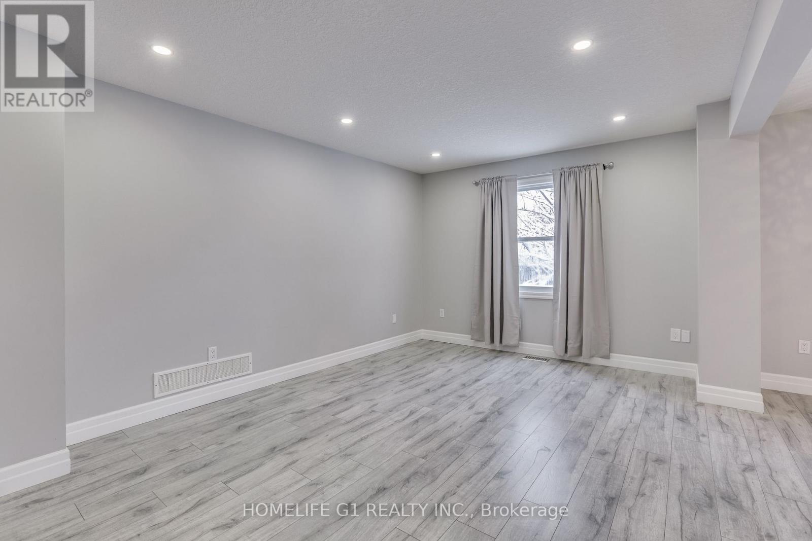 252 Martinet Avenue, London East, Ontario  N5V 4B2 - Photo 8 - X12648540